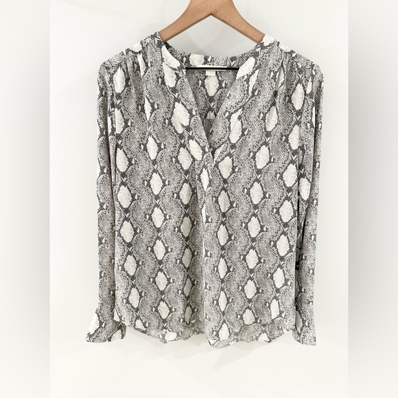 Cooper & Ella Long Sleeve Snake Print Blouse Size Small - Picture 4 of 6